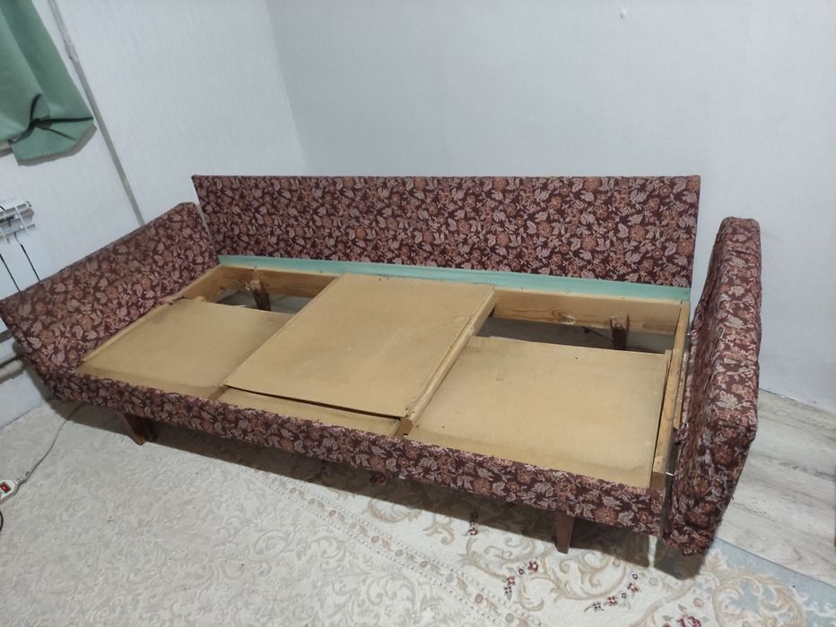 Отдам даром диван