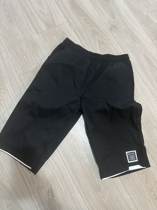Vand pantaloni scurti