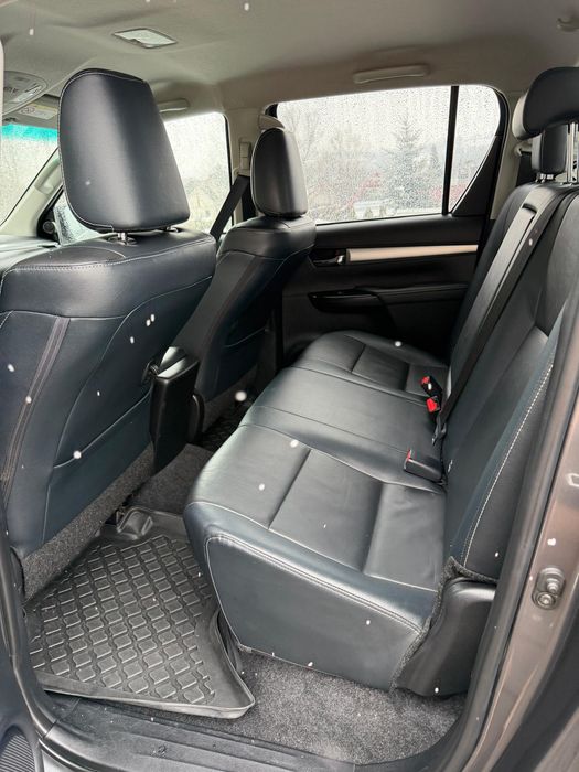 Toyota Hilux Exclusive 2.8 D-4D, Automată, 2022