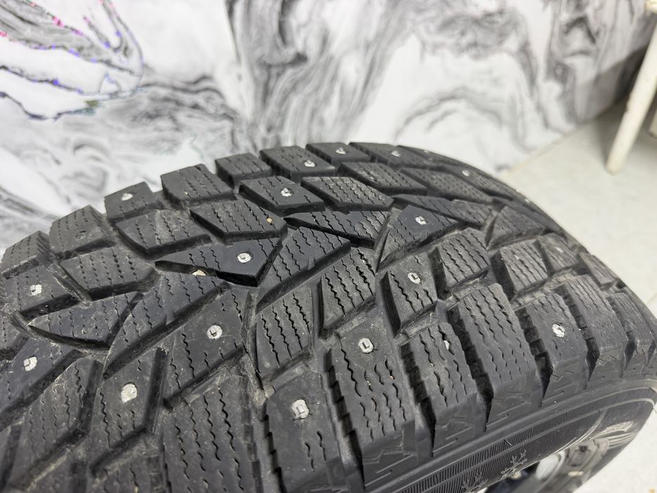 Продам зимние шины Dunlop 225/60/17