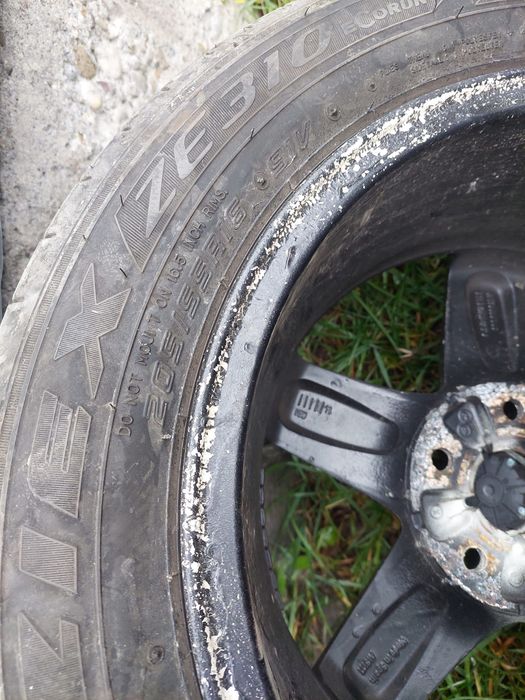 Vând cauciucuri de vară plus jante de aluminiu Seat Altea