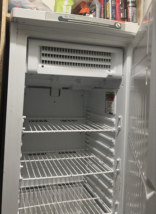 Продам морозильную камеру INDESIT