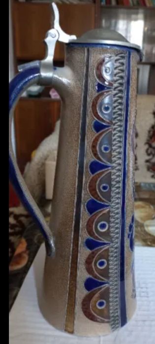 Халба за бира с капак