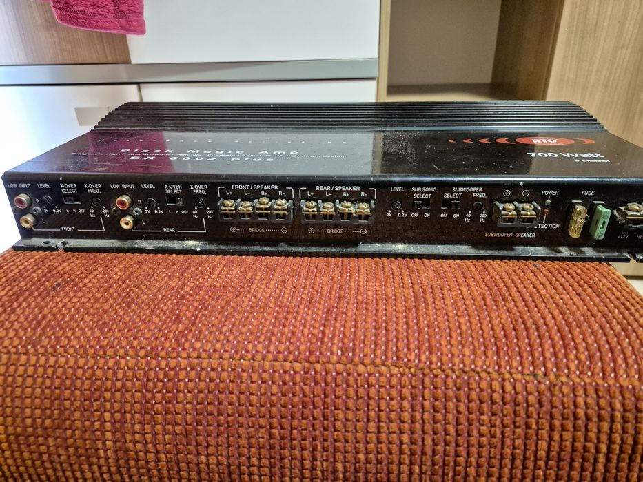 Amplificator auto ( subwoofer)