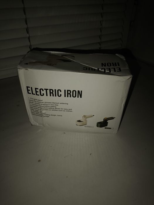 Продаю утюг с паром