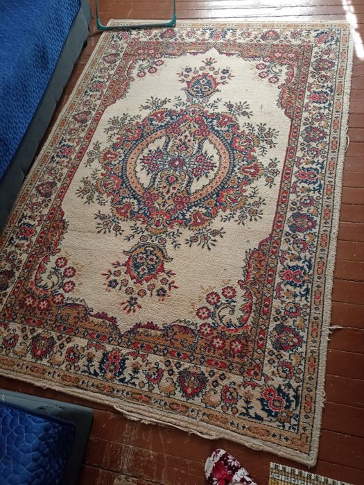 Продам ковры может кому надо