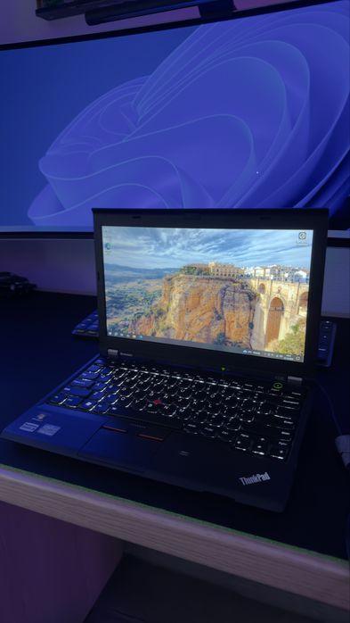 Lenovo Thinkpad x230 i5/4GB/256 SSD