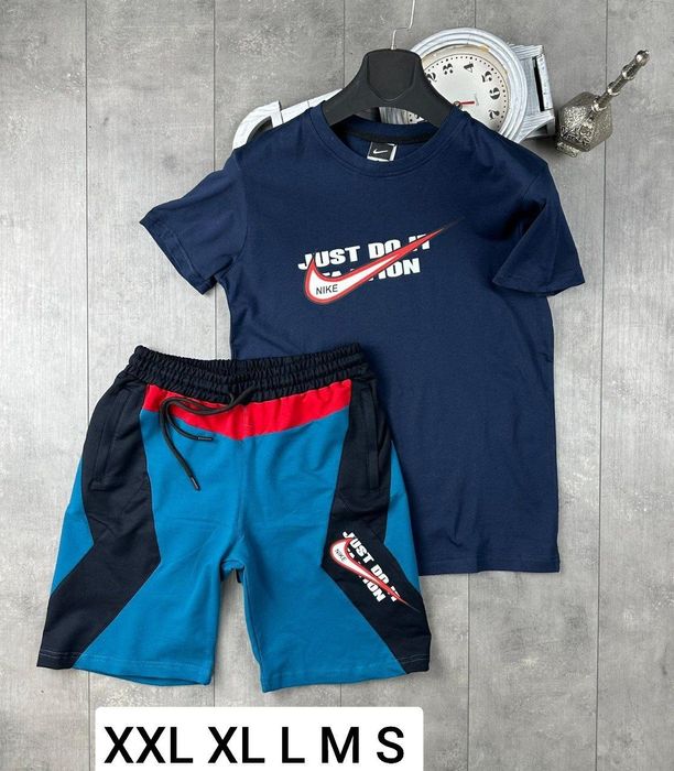 Pantaloni scurți cu tricou