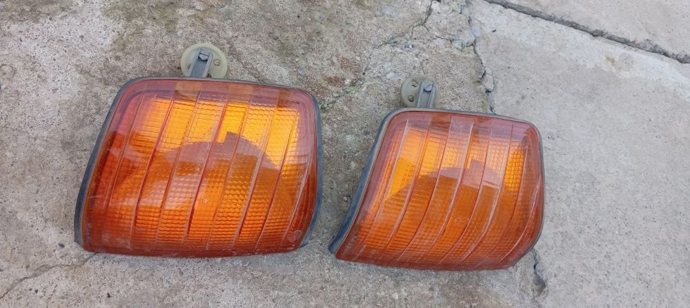 Продам поворотник 124 190. С4