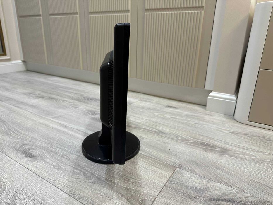 Продам рабочий монитор LG W1942S-PF 19 дюймов