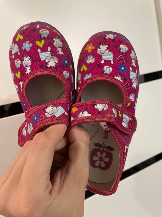 Сандалии новые для девочки