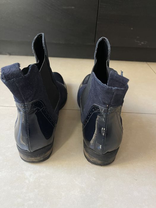 Дамски боти от естествен велур и лак