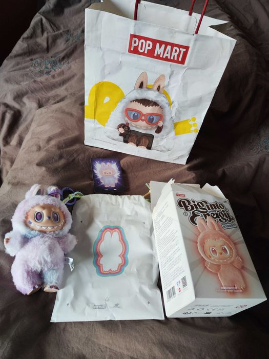 Ново оригинално лабубу big into energy - Luck