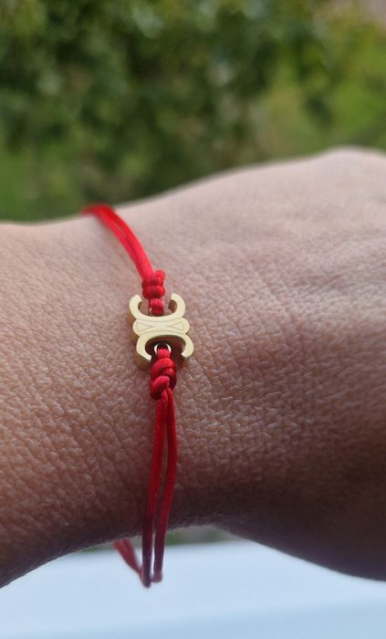 Червена гривна CELINE