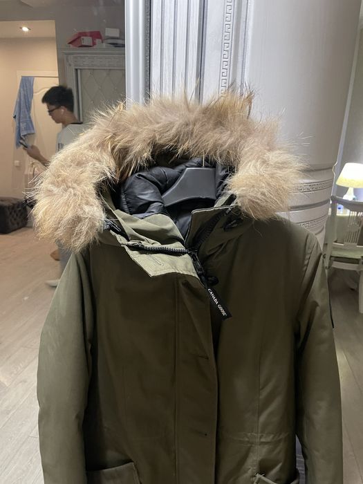 Пуховик Canada Goose
