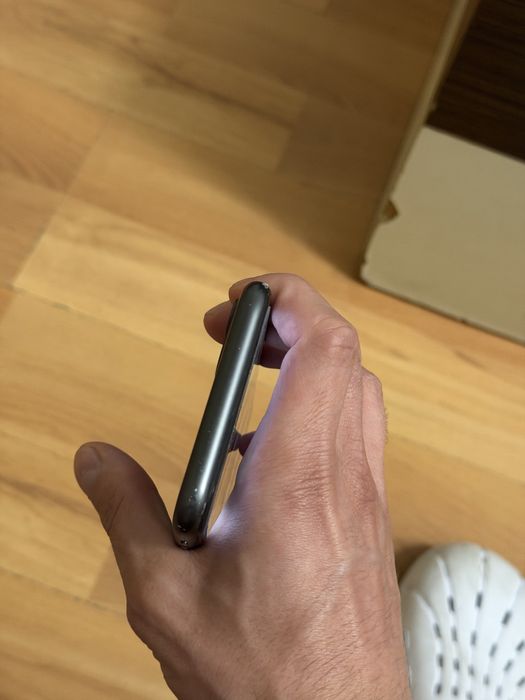 Vand iPhone 11 pentru piese