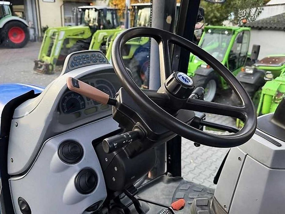 Трактор колесный New Holland T6070 PowerCommand