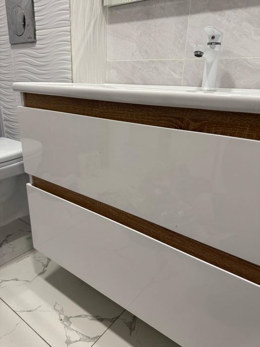 Продаю раковину с тумбой