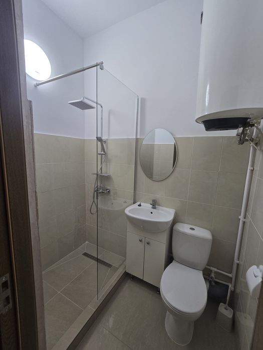 Închiriez apartament  regim permanent !