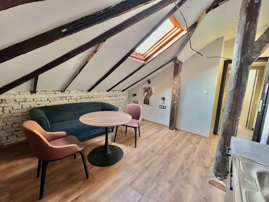 Дава се под наем Двустаен апартамент в Варна, Център - 50 кв.м за 750 € - Снимка #2