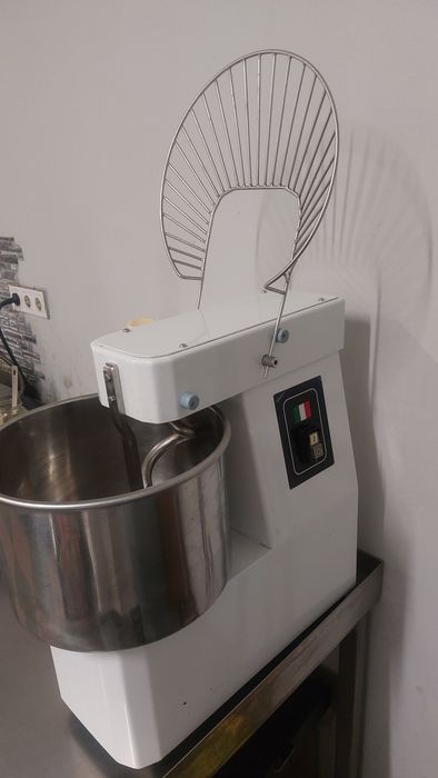 Спирална тестомесачка 10 литра