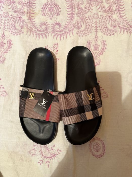 Веши есть как б/у и новые отдам недорого