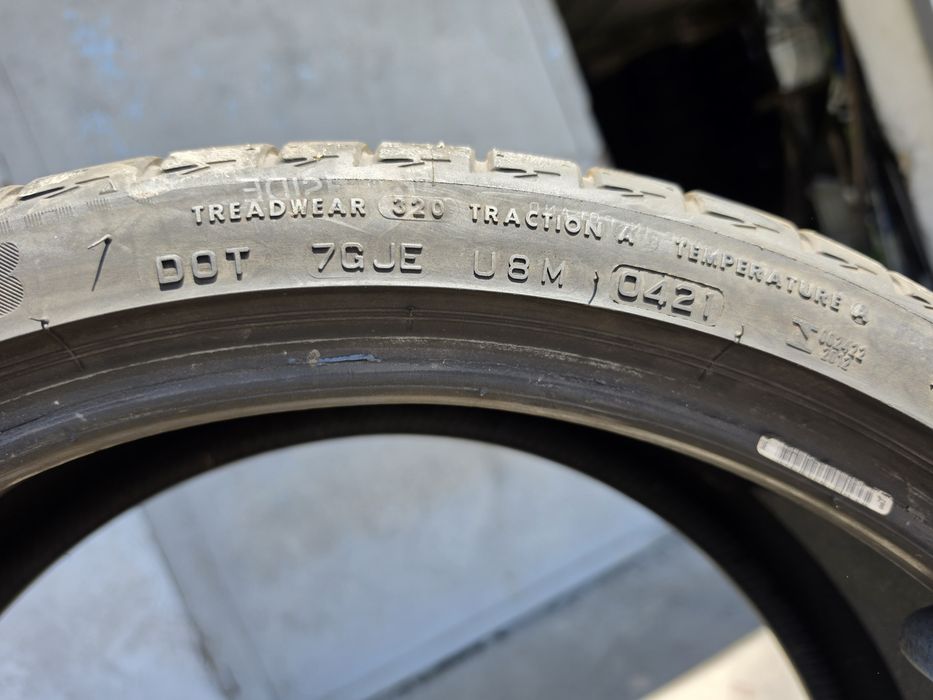 2 бр. летни гуми 255/35/21 Bridgestone DOT 0421 4 mm
