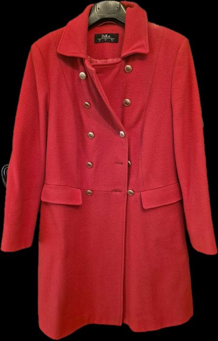 Червено вълнено палто със златисти копчета, Kensol, размер 40