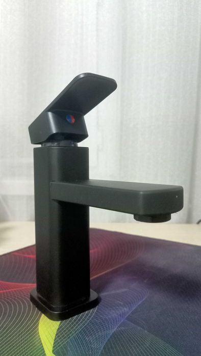 Смеситель Черный