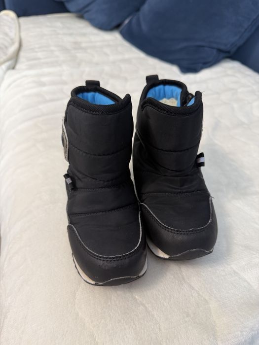 Продам сапожки детские