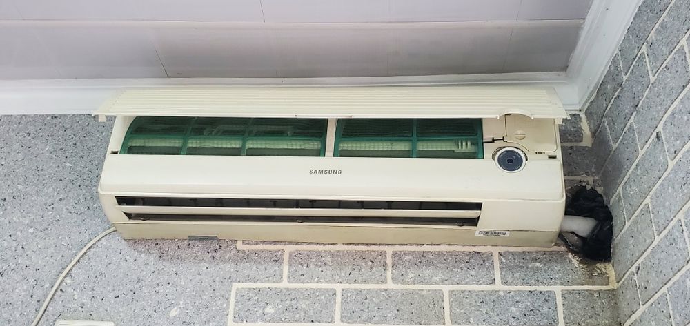 Samsung 12 yaxshi xolatda