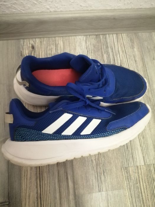 Маратонки адидас