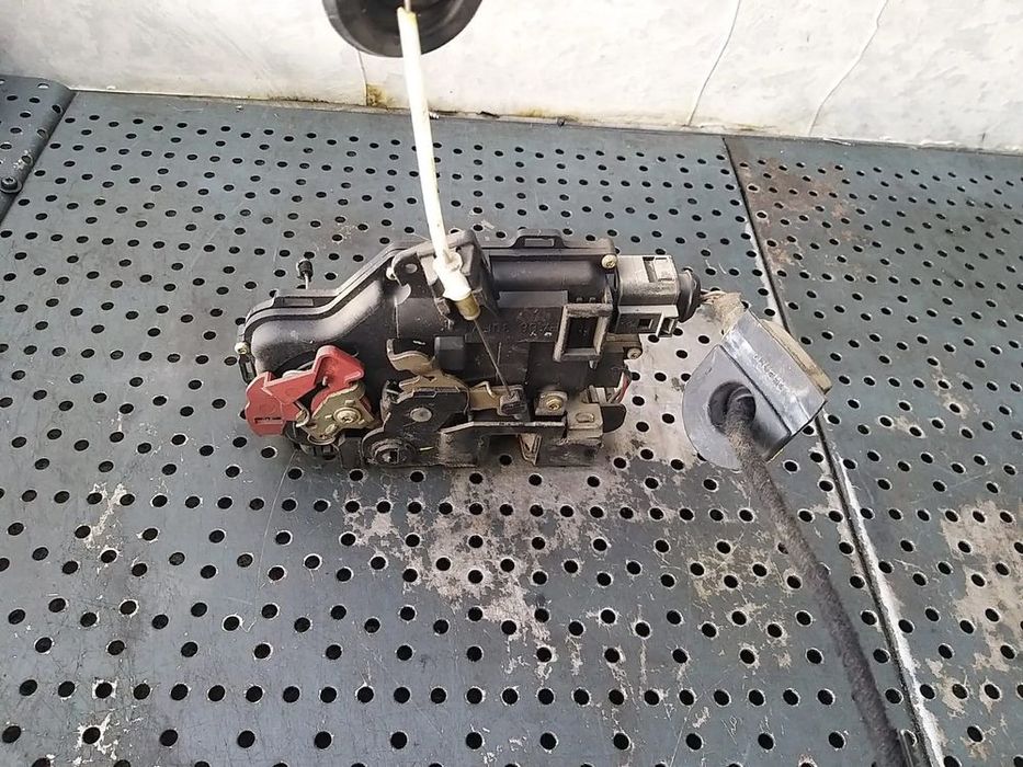 Broasca usa stanga spate audi a2 8z0 8z0839015d