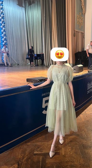 Шикарное женское платье