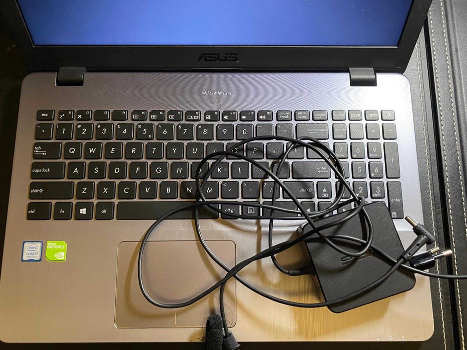 Asus Vivobook F542U I7