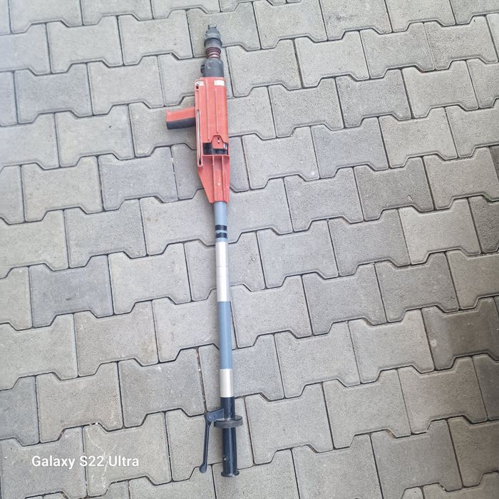 Dispozitiv de plantat cuie hilti