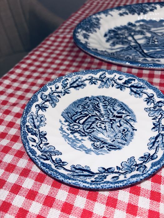 Порцеланов английски сервиз