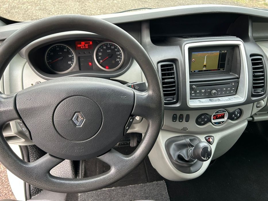 Masina Renault trafic