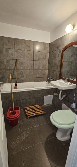 Închiriez Apartament cu doua camere