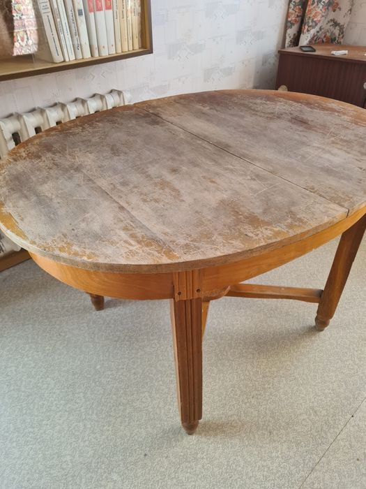 Продам стол б/у.