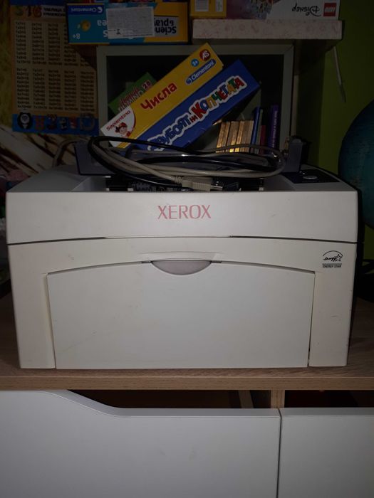 Чернобял лазарен принтер