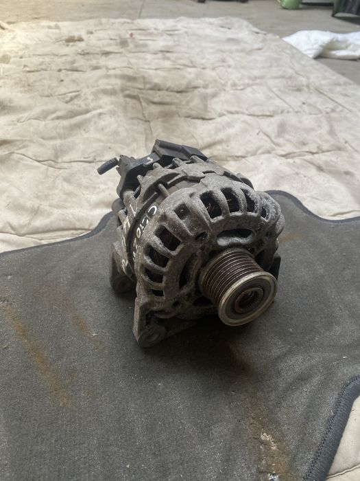 Alternator 0.9 TCE Renault Clio 4/Dacia Sandero Logan 231006007R