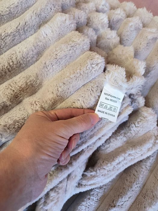 Уютный плед в нежном цвете 180*200