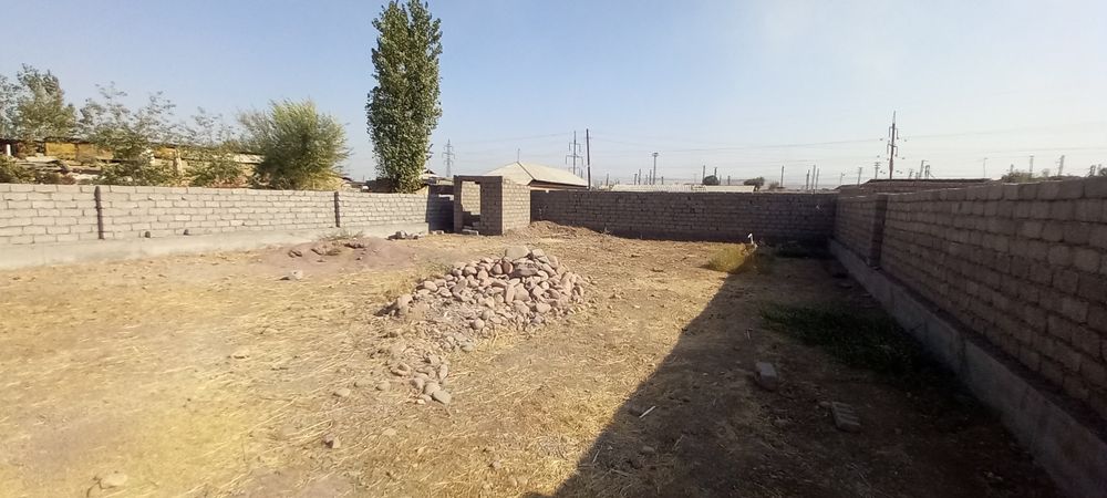 Узим богда 6сотих учаска сотилади 1 сотхи 2000$