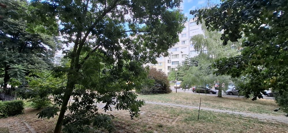 Продавам тристаен апартамент в Овча купел 2