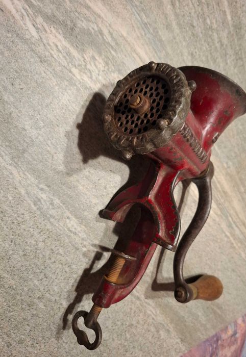 Машинка за месо Husqvarna