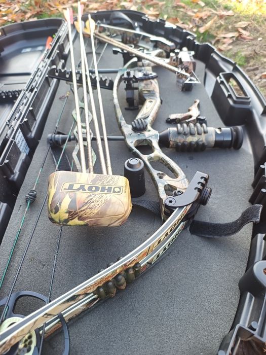 Vând arc compaund Hoyt de vânătoare