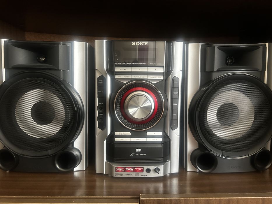 Музыкальный центр.