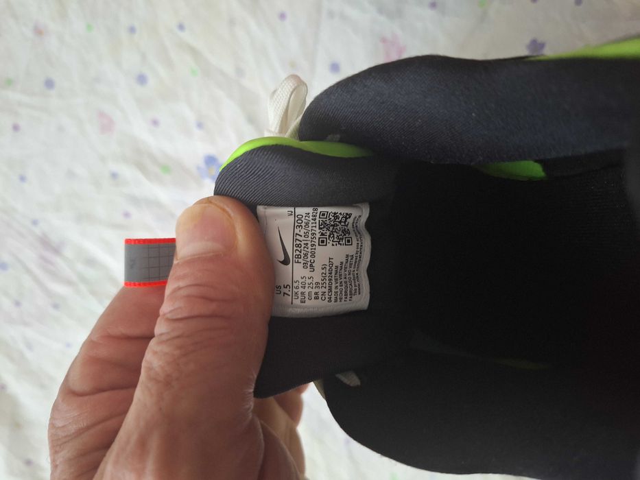 Чисто нови мъжки маратонки Nike QUEST 5