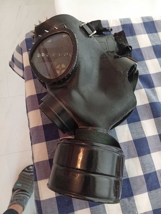 Маска - противогаз със шипове - стил Готик